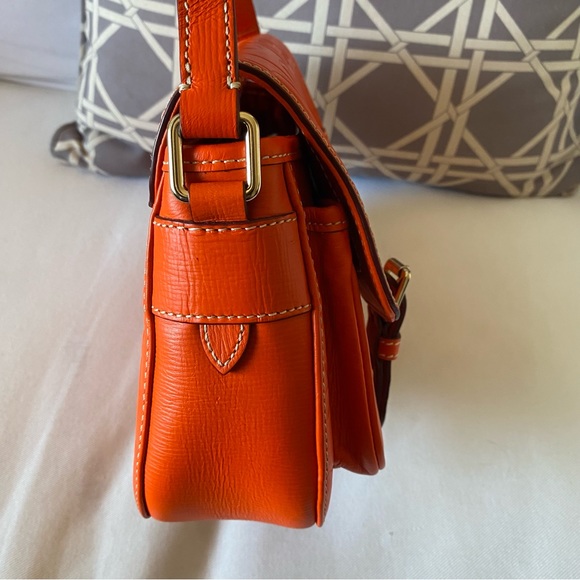 Dooney Bourke Orange Retro Embossed Safari Crossbody Messenger Bag HTF Pristine - Picture 5 of 11